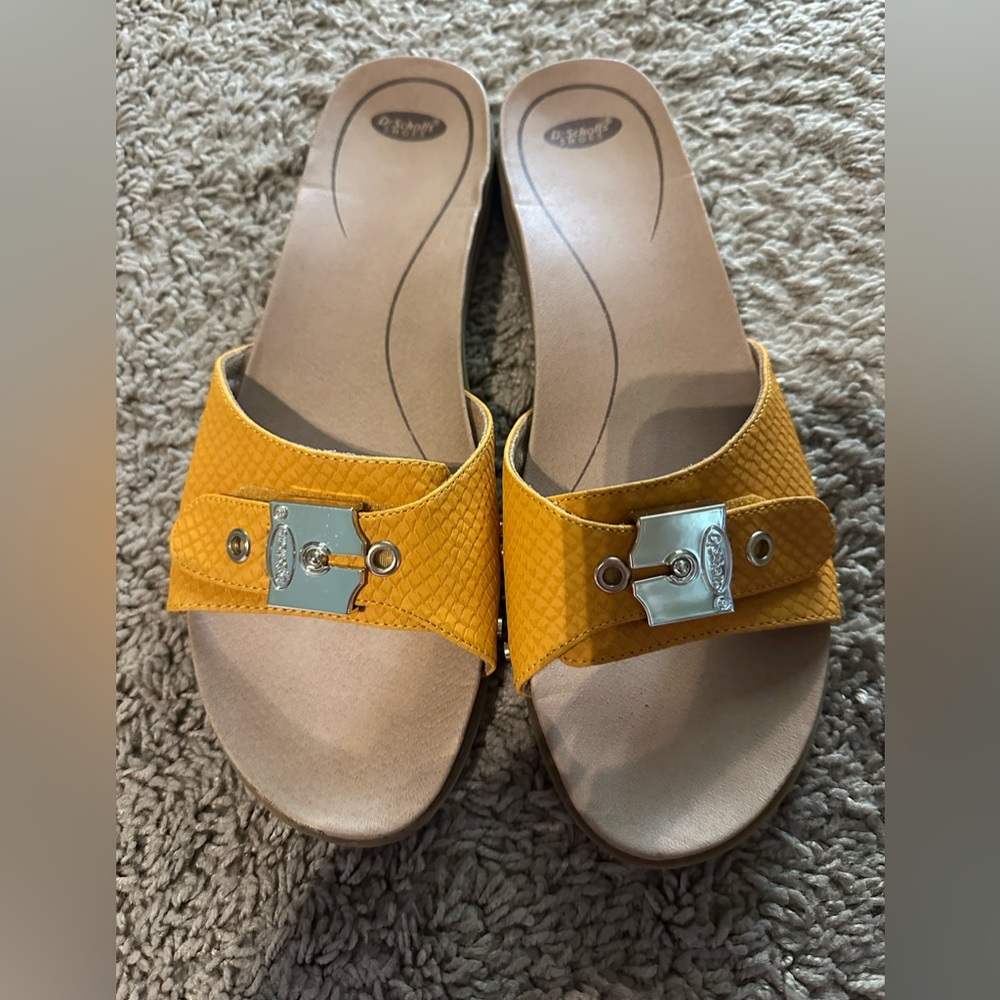 Yellow Slide Mules with Decorative Buckle Dr Scolls Women’s 9.5 Sandals Shoes